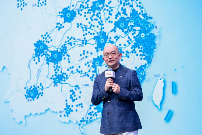 纠结纯电家轿怎么选？看完6.48万元起的极狐S3再下单