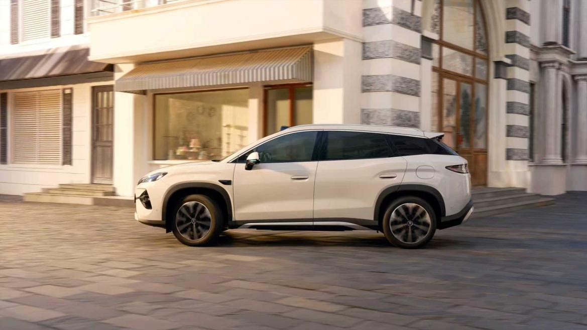 2026年最值得购买的B级插混SUV  比亚迪宋Ultra DM-i上市12.99万元起