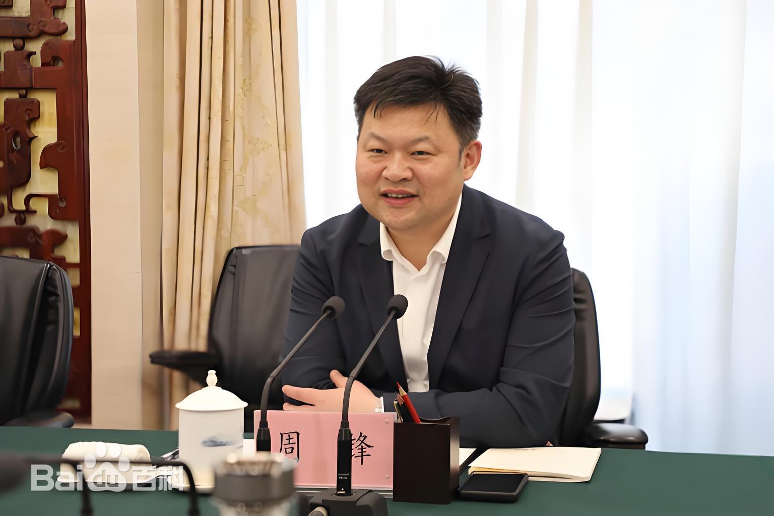 特斯拉晚上不敢走的路，泰钽700走通了！全球首次零接管暗夜征服挂壁公路
